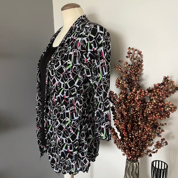 2n1 top - Picture 2 of 4